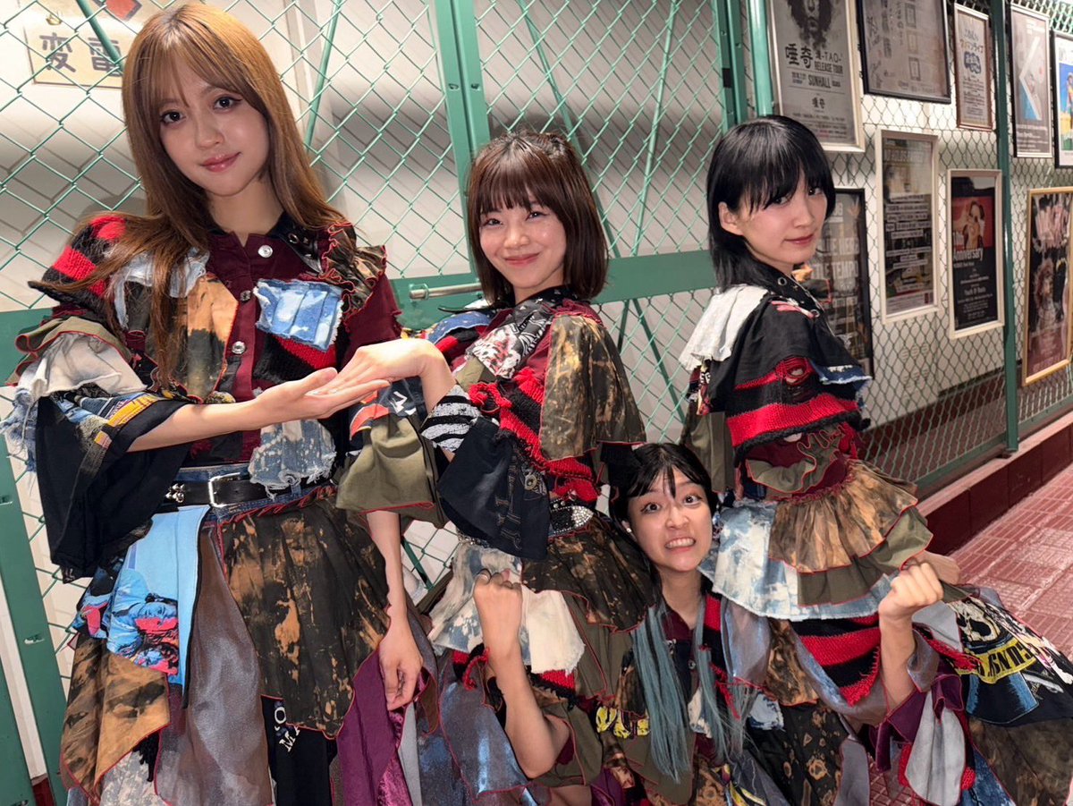 kaiju_by_me's tweet photo. 2026.8.9 @ 心斎橋SUNHALL
こぐまカリー主催「Mash UP!」

〈セットリスト〉
01.８７７
02.純白少女
03.ルーザー
04.茜
05.フリージア
06.ガレッジブルー

🎧⚡️ https://t.co/UGn5FgfdfY https://t.co/sUYqNt0T2N