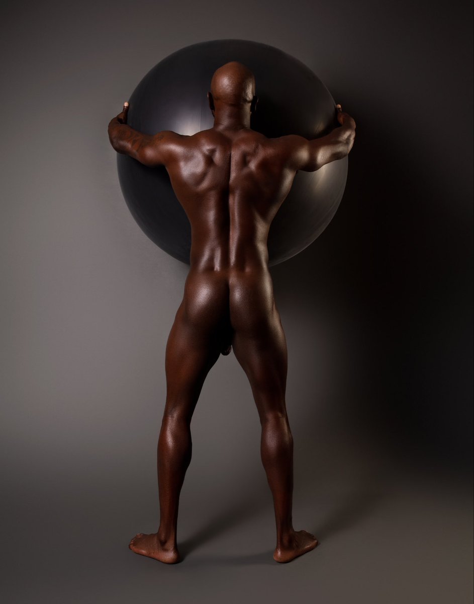 LosoDaddy's tweet photo. "Fine art erotica uses the human form, sensuality, and sexual desire as its primary subjects. It values aesthetic grace, emotional depth, and technical skill over explicit shock value."

The work of @mikeruiz1 in a nutshell. https://t.co/uQzjPio1WD