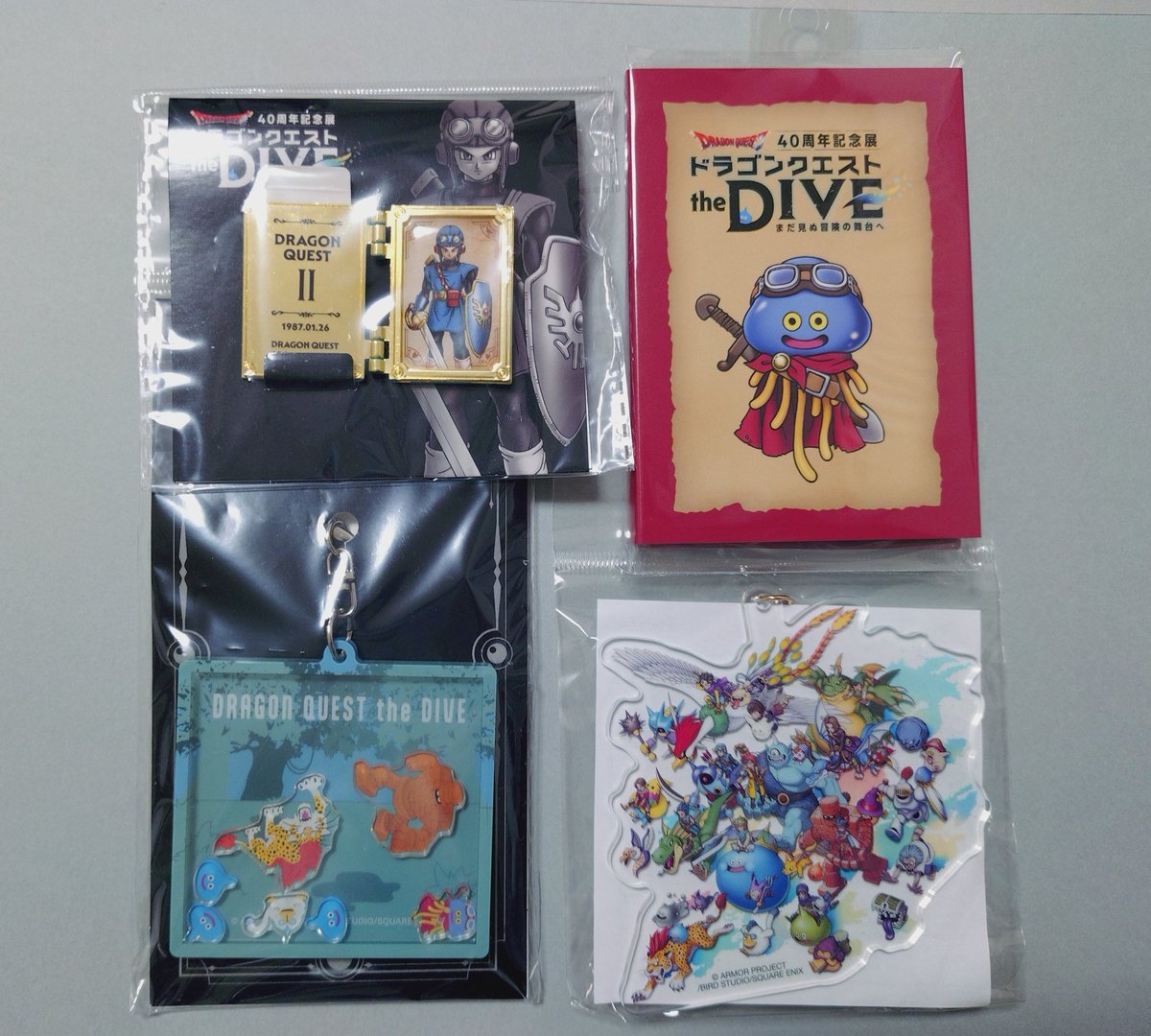 alexia_zy's tweet photo. 先日ドラクエDIVEに行った！
VRがマジで駆け回ってるみたいで最高すぎ！最後の最後はジーンとしてしまった🥲もう１回乗りたいな！
宝箱は小さなメダル！
ラーの鏡はがいこつ！えー?!
グッズは売切が多くて予定の半分しか買えなかった😭
２階の神殿もめっちゃ良かった！
当時の資料に見入ってしまった！ https://t.co/MIQ6F4mMLK