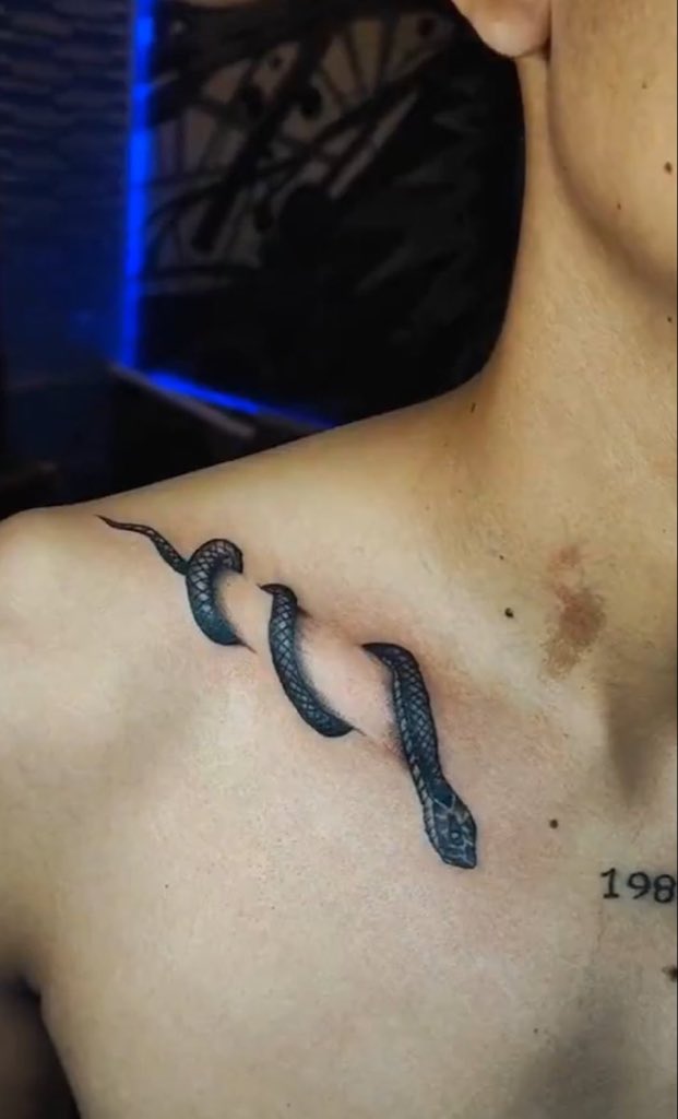 PureVixo's tweet photo. Hey @grok, show what that tattoo would look like if the person gained  200kg weight. https://t.co/482TLVwLzy