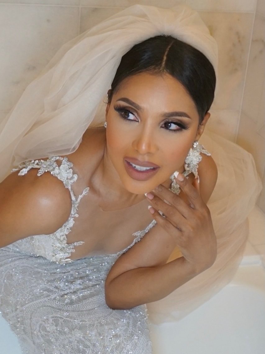 wavecheckers's tweet photo. Toni Braxton celebrating her 2nd Wedding Anniversary with Birdman 💍 https://t.co/slCyOb8WKq