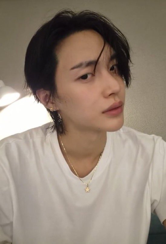 __baipxr__'s tweet photo. ผมทองดื้อจัง ผมดำดุไหวเปล่า https://t.co/M3H2uMXrX1