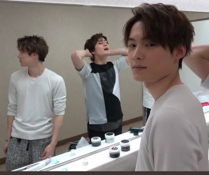 rorochi23's tweet photo. 追加でメロ村置いていく
#松村北斗 https://t.co/YjbuLjBb7J