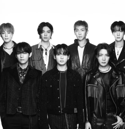 AboutMusicYT's tweet photo. The New York Times about BTS:

"But BTS, possibly the biggest act in the world since Jackson." https://t.co/Z7d5QUijsl