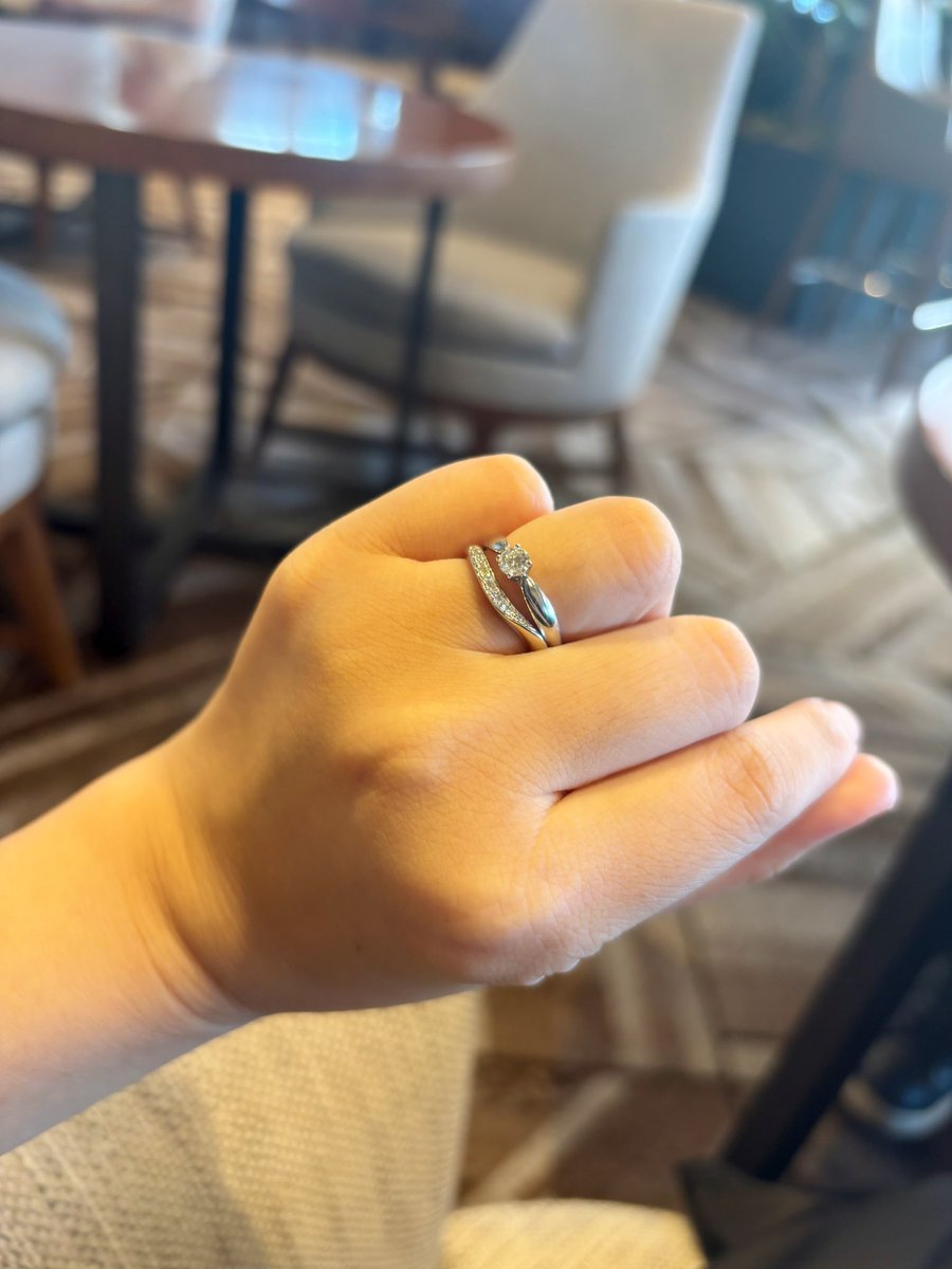 nemutaimyon's tweet photo. 令和8年8月8日に入籍した💍✨
素敵な夜景🌉を見ながらディナー🍽️ https://t.co/rUAh5YLUek