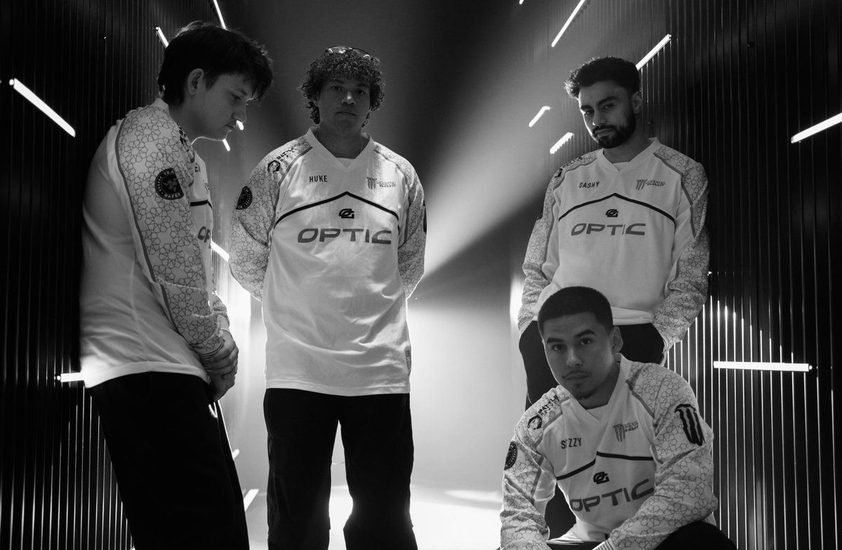 OpTic's tweet photo. Championship Whites. https://t.co/3IOMTsqYgY