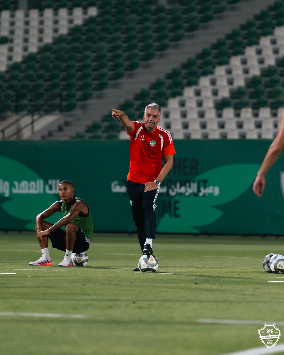 abo_fadil85's tweet photo. انا مؤمن ان هذا المدرب بوسيتش سيجعل النادي الاهلي السعودي مُرعب محلياً وقارياً 😍💚

( مين يتفق معاي ؟ ) https://t.co/WNi8kGxotg