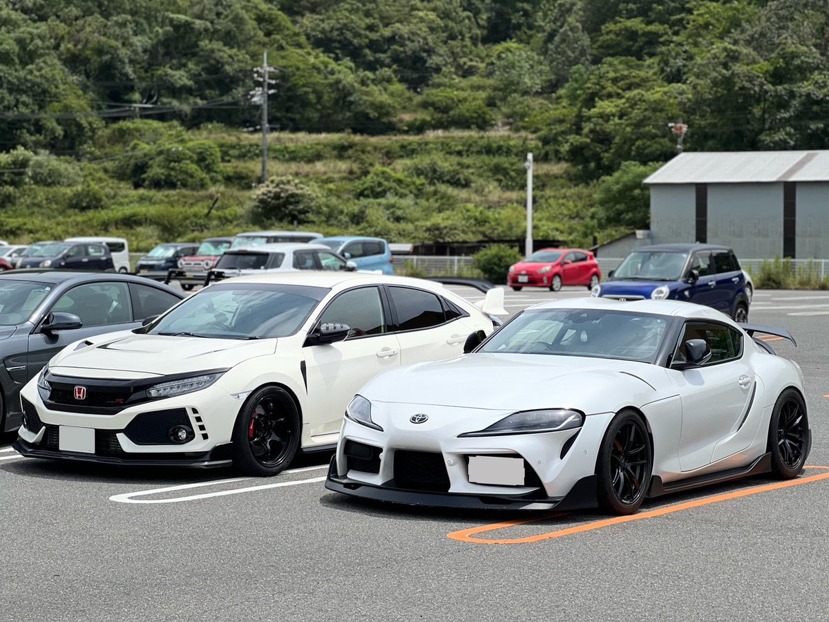 us_su_pra's tweet photo. ぼぶ（ぼぶさん）ぶっぶーツーリング楽しかったです🚗💨仲間に入れていただきありがとうございました🙇‍♀️着いて行くのに必死のパッチ🤣シバタイヤ履いてから初めてしっかり走ったけどめっちゃ良い😳めっちゃ曲がる😳地面にくっついとる感が凄い😳✨ https://t.co/nDXbBA7Oja