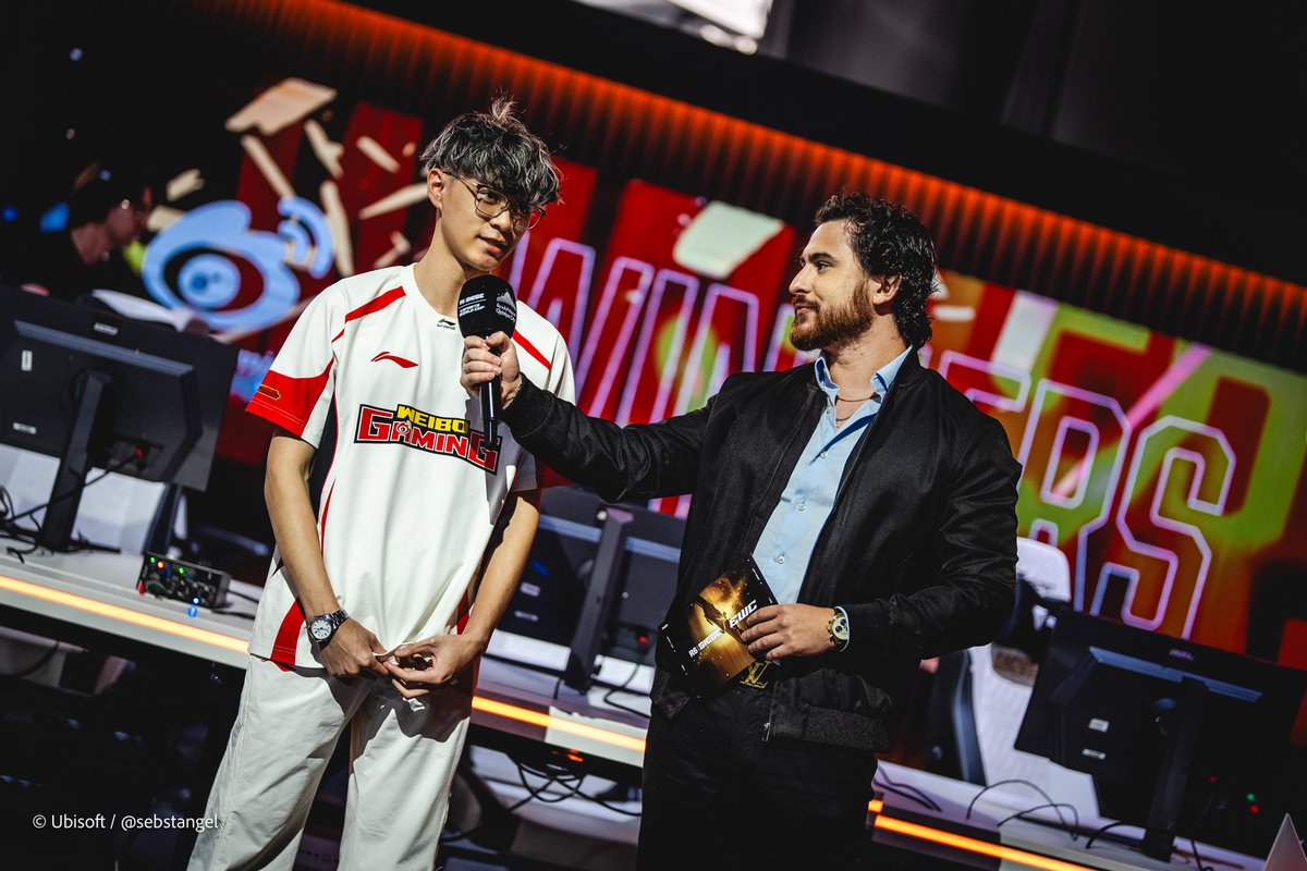 R6esports's tweet photo. Today's matchups at EWC26 are VITAL for the APL - if @WBGEsports cannot comeback against @virtuspro and @_VARREL is unable to make a deep playoffs run, the additional qualification slot stays with Oceania for the Osaka Major 🇯🇵 https://t.co/MtarNd0WHH