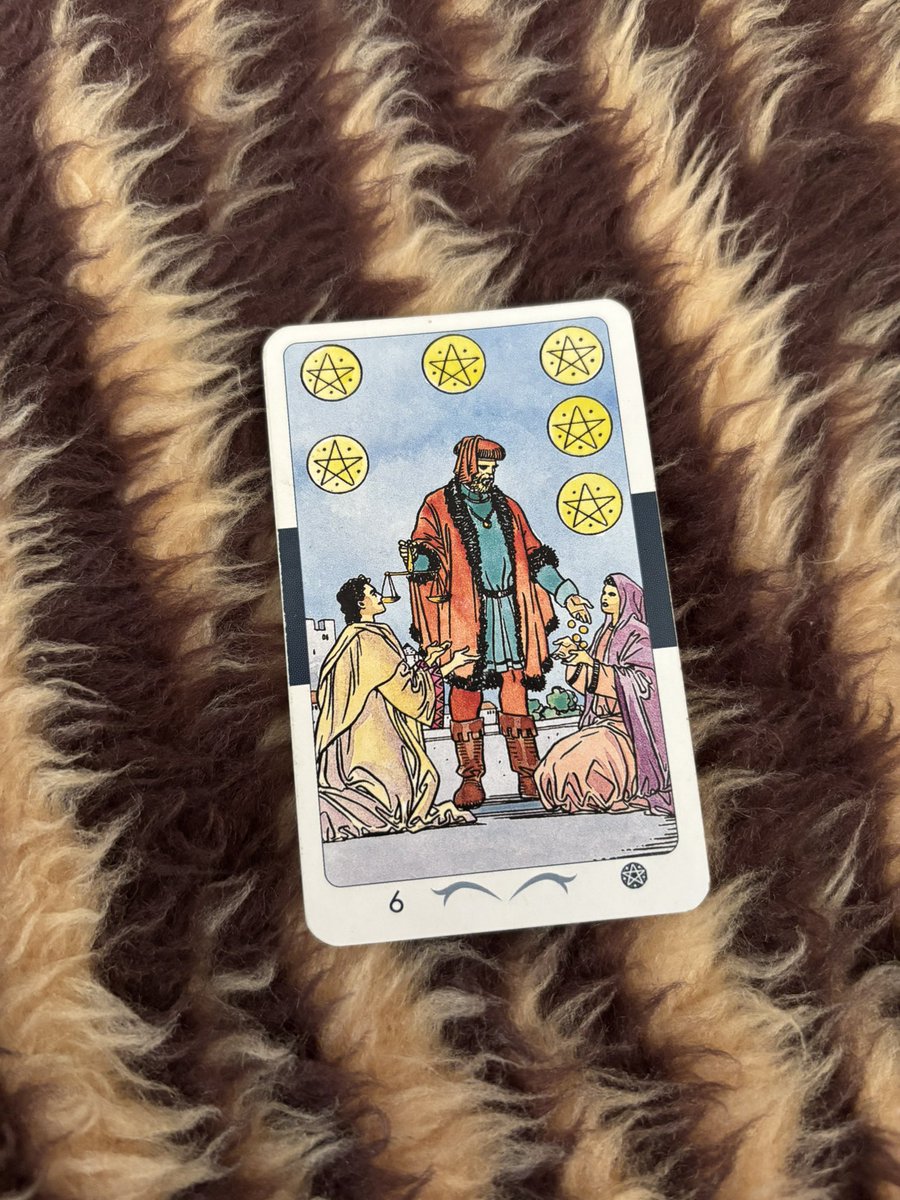 TarotSaturno's tweet photo. 💛 • Semanal

♋️ Câncer — Ótima semana!!! Para muitos, pode ser um bom momento para lidar com suas ideias, tirando-as de uma caixinha, compartilhar e trocar uma ideia mesmo, sabe? Pode ser uma semana, inclusive, com alguns recebimentos importantes, dinheiro atrasado, alguma ajuda em algo que tava faltando ou até vocês mesmos ajudando alguém, mesmo que de forma pequena. Tem uma energia mais solícita, ótima, inclusive, para desapegar daquilo que não serve e dar espaço para coisa nova. Podem trocar bastante ideia com pessoas próximas, seja curso, trabalho, faculdade ou até rotina. Podem estar mais produtivos e querendo fazer acontecer. Nos afetos, podem trocar ideia com gente já conhecida mesmo ou até retomar contato com alguém do entorno.

— Leia com Sol e Ascendente.