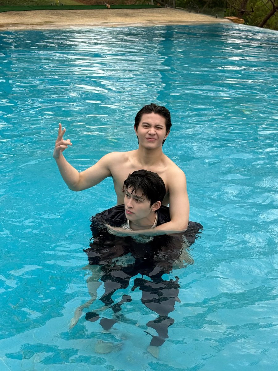 pondreams's tweet photo. pond is literally everyone’s big brother☺️🩷 https://t.co/ek3lH38KWX