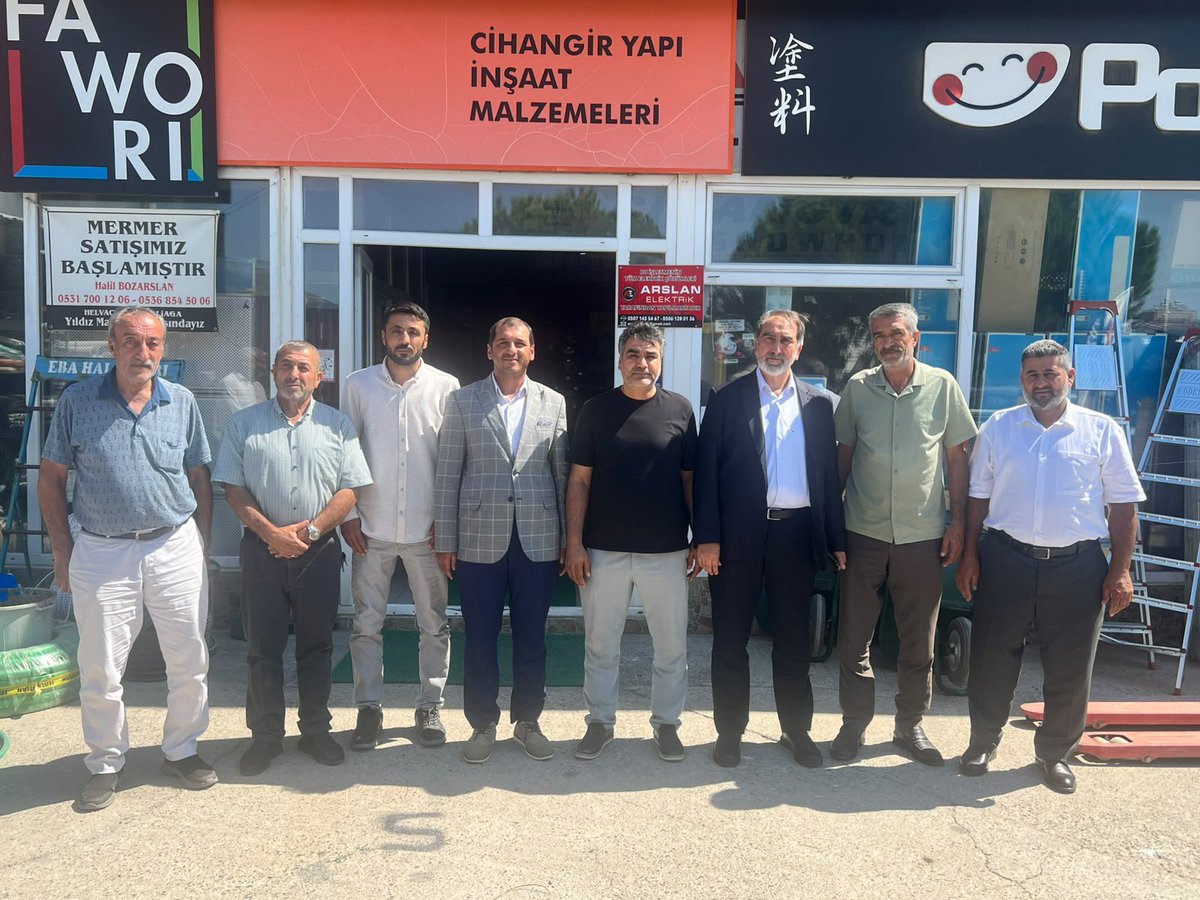 HudaParizmir's tweet photo. Genel Sekreterimiz Sayın M. Hüseyin Yılmaz, beraberindeki heyetle birlikte Aliağa’da esnaflarımızı ziyaret ederek sorun ve taleplerini dinledi. Gündeme dair konular hakkında esnaflarımıza bilgilendirmelerde bulundu. https://t.co/p9qks2baMY