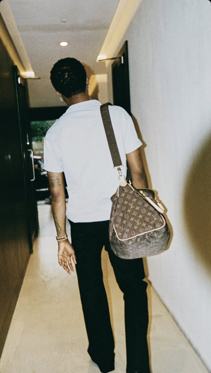 WizkidSource's tweet photo. via @wizkidayo’s Instagram story, 8/9. https://t.co/8Vhv4hQbkQ