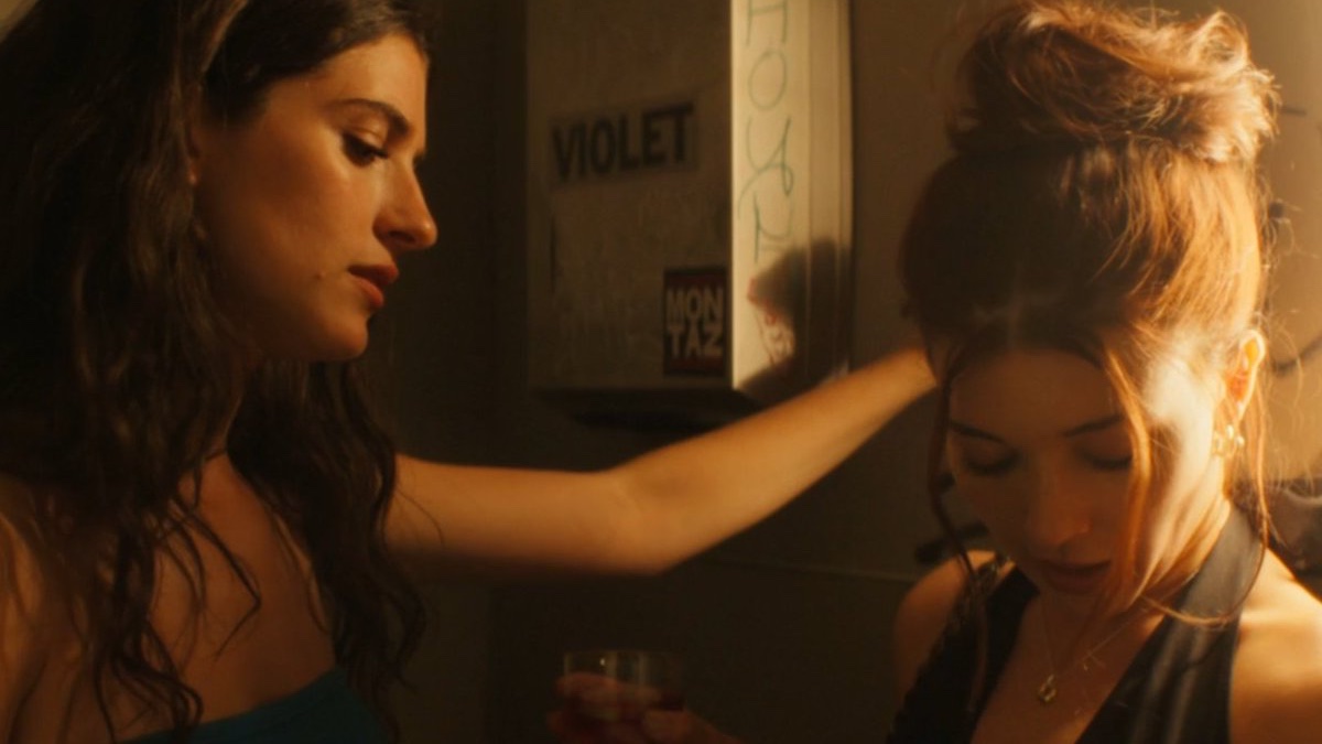 alfucore's tweet photo. the closet is made out of glass and annie jacobson is bisexual https://t.co/AUVeCDhOHq