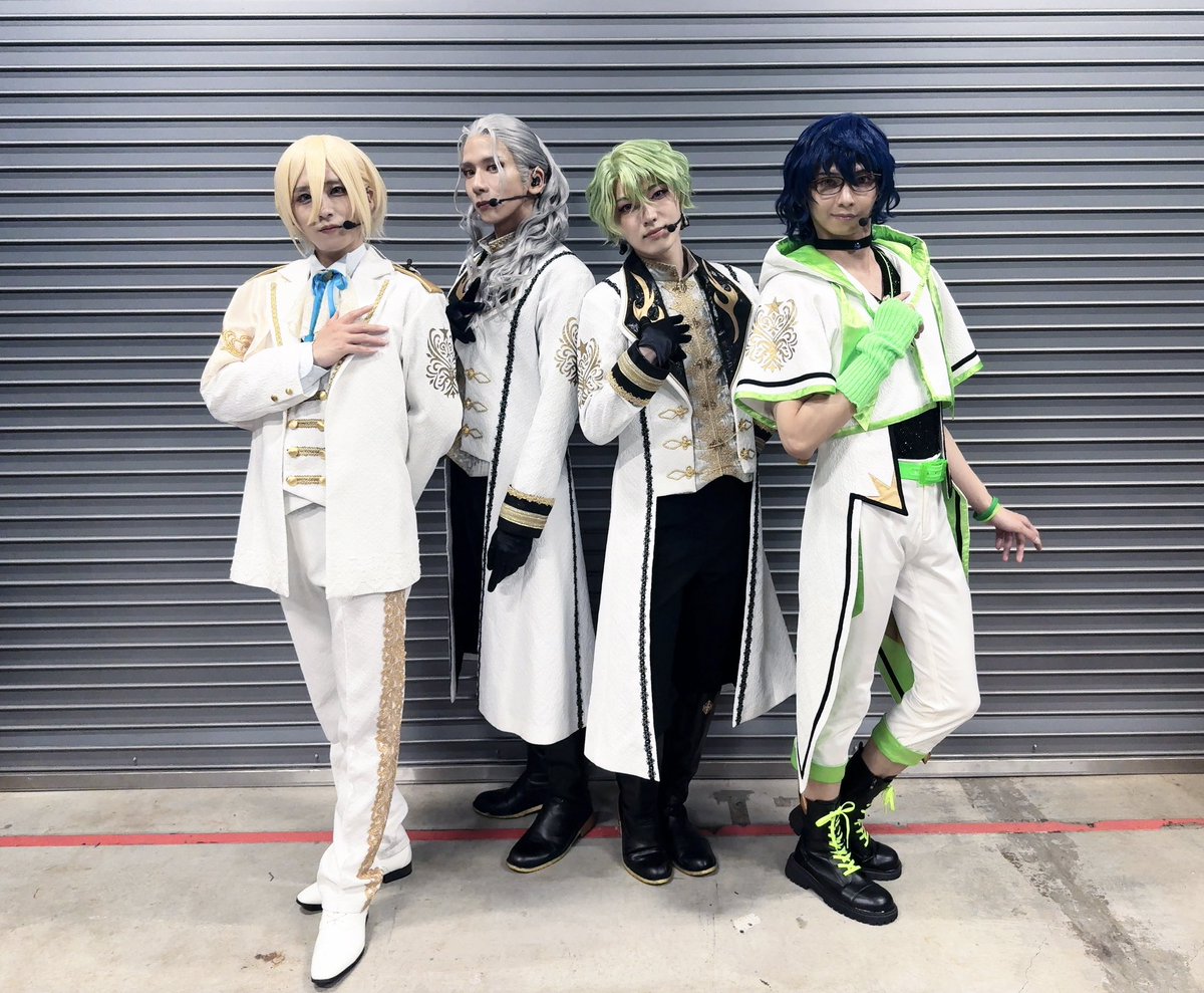 KudoHiromu's tweet photo. かつての仲間と🪽
#あんステ https://t.co/Qi8JimBUdt