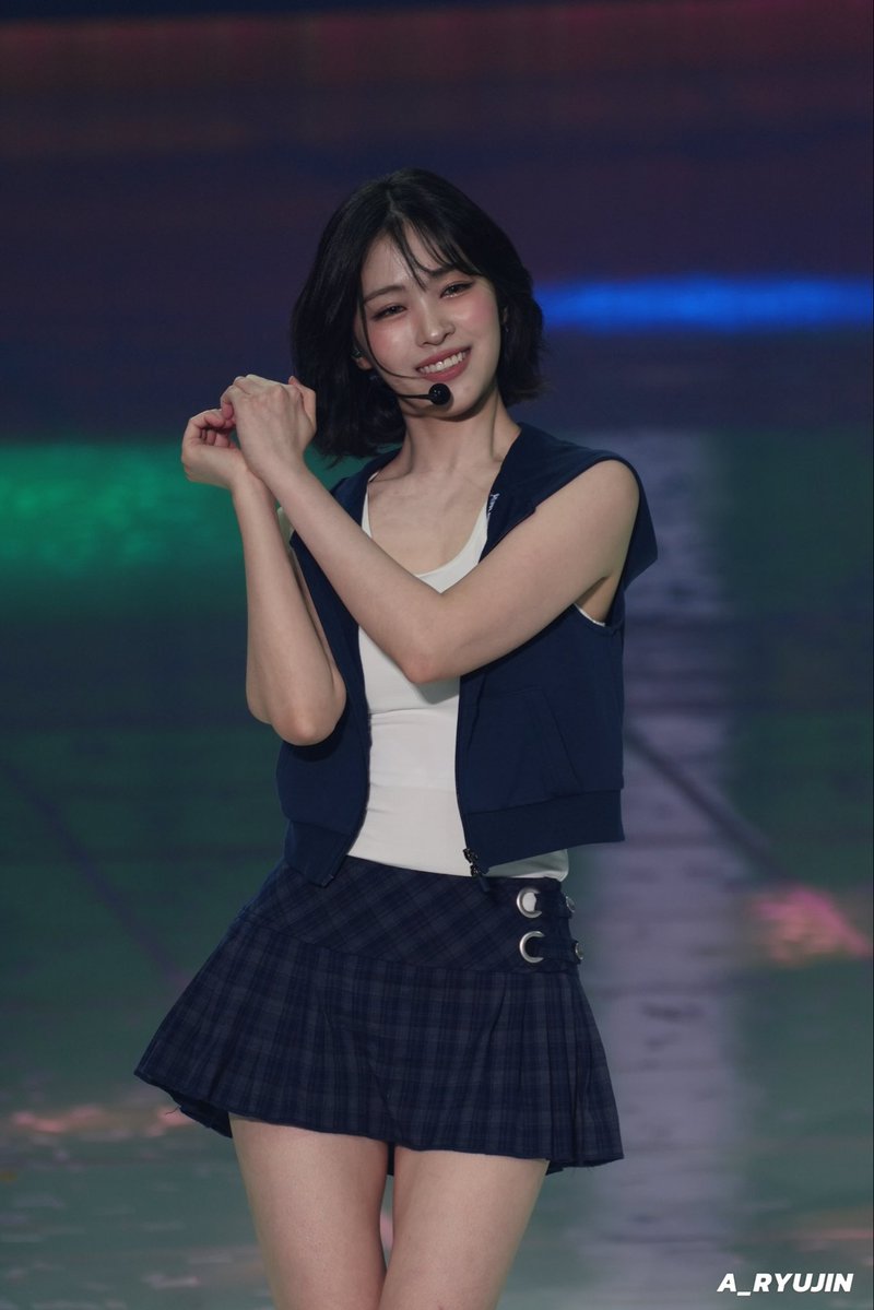 A_RYUJIN417's tweet photo. 260809 FM

#ITZY #있지 #RYUJIN #류진 https://t.co/oUoUMZQyGY