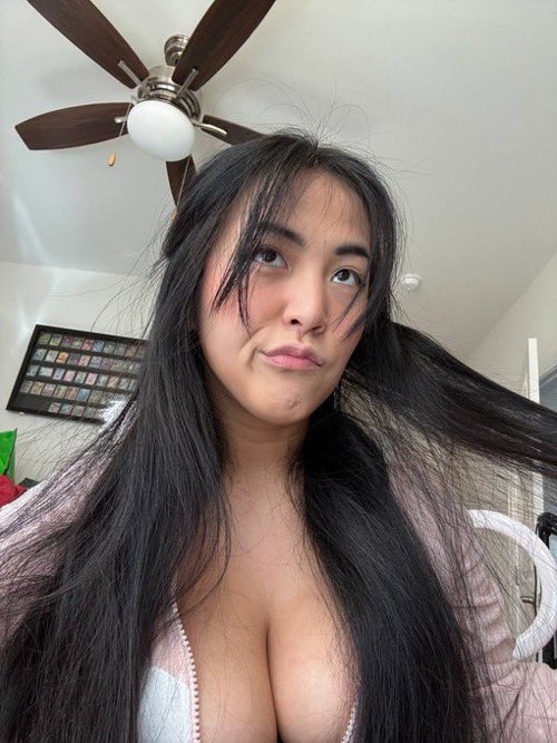 Delle72205's tweet photo. Bored and lonely asf😩😘
Anyone tryna have fun 🤤 dm open let kill boredom together guys🥵💦 https://t.co/cehwktjIIe