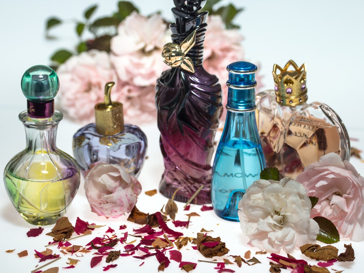 nomis_48's tweet photo. Feliz domingo 💖💖💖
Terminamos la semana von unos sencillos consejos para acertar con el perfume. No te los pierdas!!
#belleza #beauty #woman #girls #eldesvandevicensi #chicas #mujer #influencer #cosmetica #perfume
https://t.co/tIvdr0BsKR https://t.co/bhM8lDgkzf