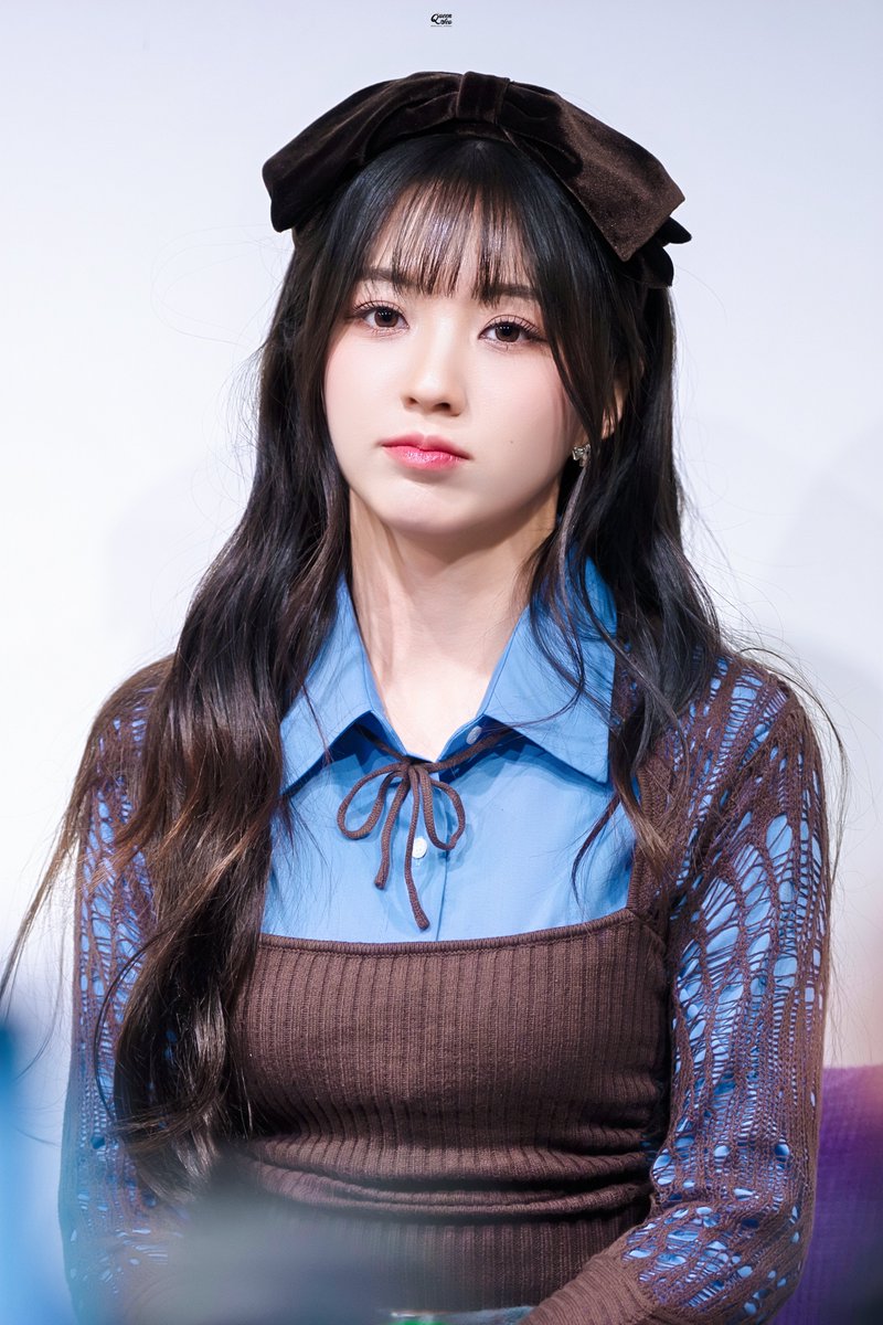 Queen_Yeseo's tweet photo. 250222 음악중심 미니팬미팅

🫤😀💕💕
이날 약간 뭔가 느낌 있음

#강예서 #イェソ #Yeseo #예서 https://t.co/1cw6HWRO3P