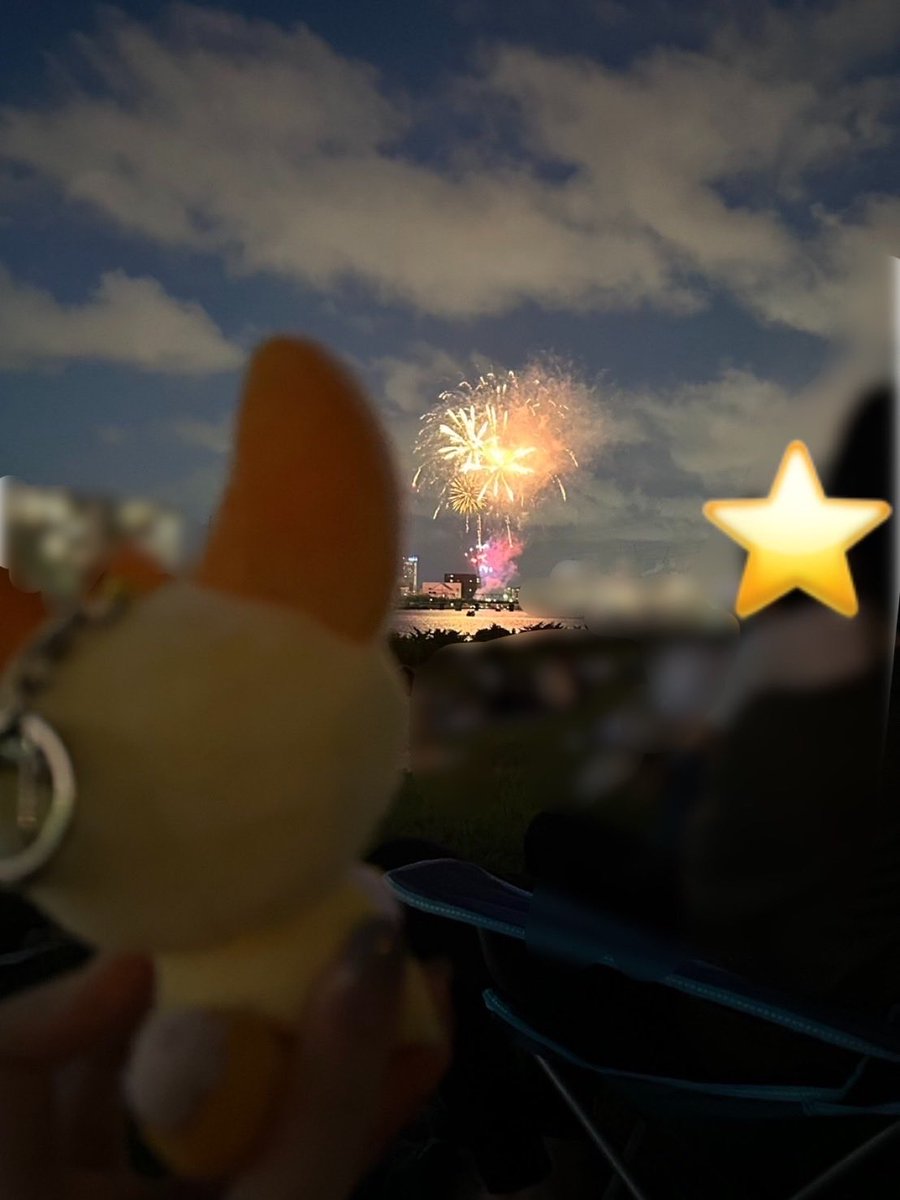 chuuunui10's tweet photo. 花火にファンチュン見せてきた🎇 https://t.co/aPTtgSRyMV