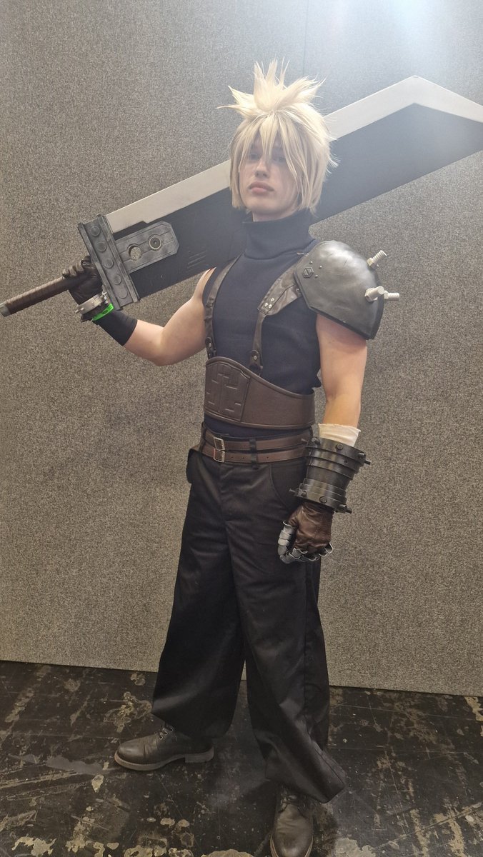 NintendoPlayUK's tweet photo. Not Interested...

Cloud Strife- andyj19p

#SquareEnix #Cosplay #Nintendo #FinalFantasyVII #MCMBham https://t.co/nnQzAcMYlW