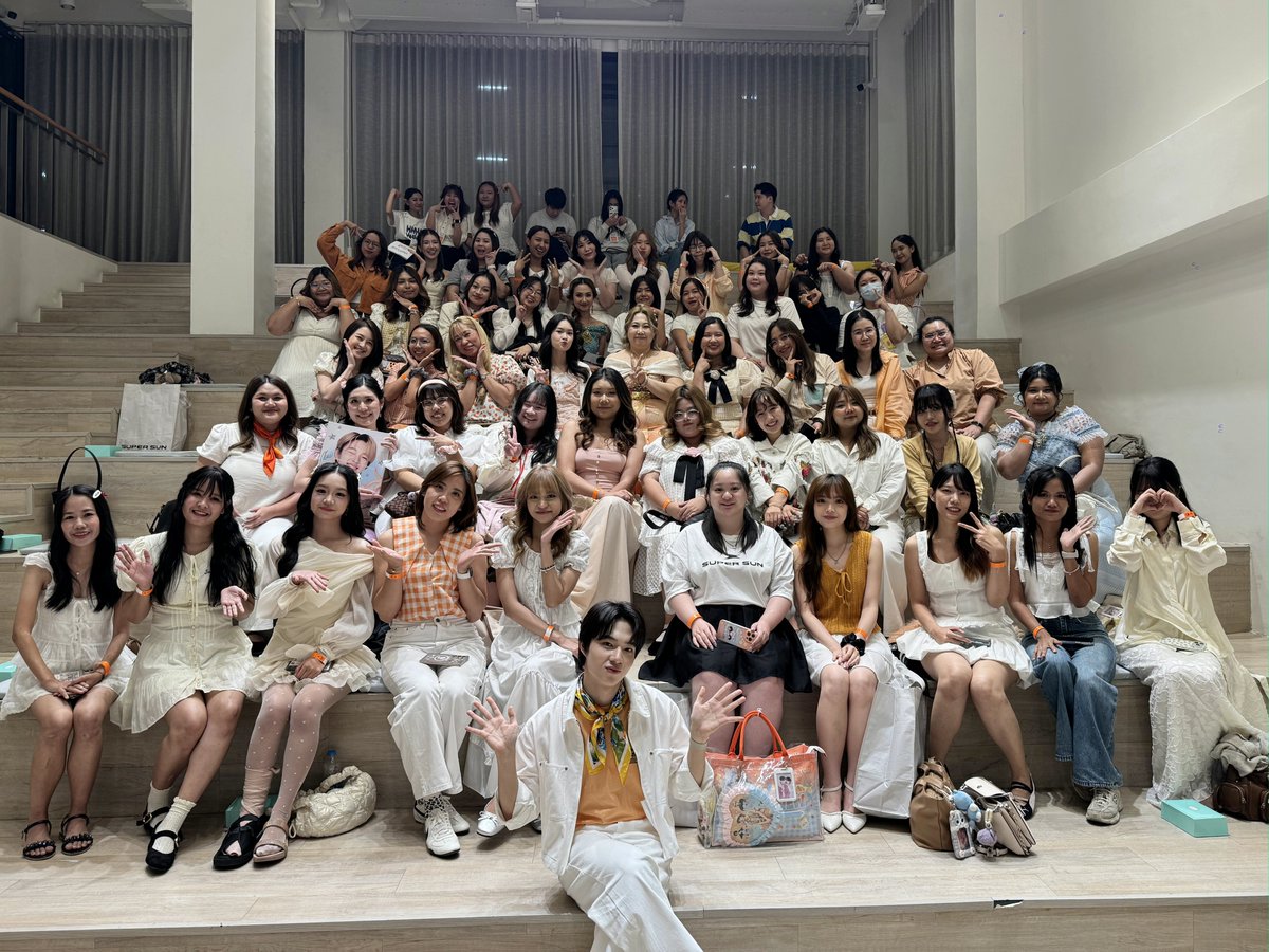 DomundiTV's tweet photo. ขอขอบคุณ @merci_skincare ที่ให้เกียรติ “นุนิว” @CwrNew ได้มาร่วม Live พูดคุยและทำกิจกรรมสนุก ๆ ในวันนี้นะคะ 🥰

ขอขอบคุณแฟน ๆ ทุกคนที่มาเจอกัน รวมถึงแฟน ๆ ที่ติดตามรับชม Live และส่งกำลังใจมาให้นุนิวด้วยนะคะ 🫶🏻✨️

#MercixNunewExclusiveLive https://t.co/pUHBoaR6HU