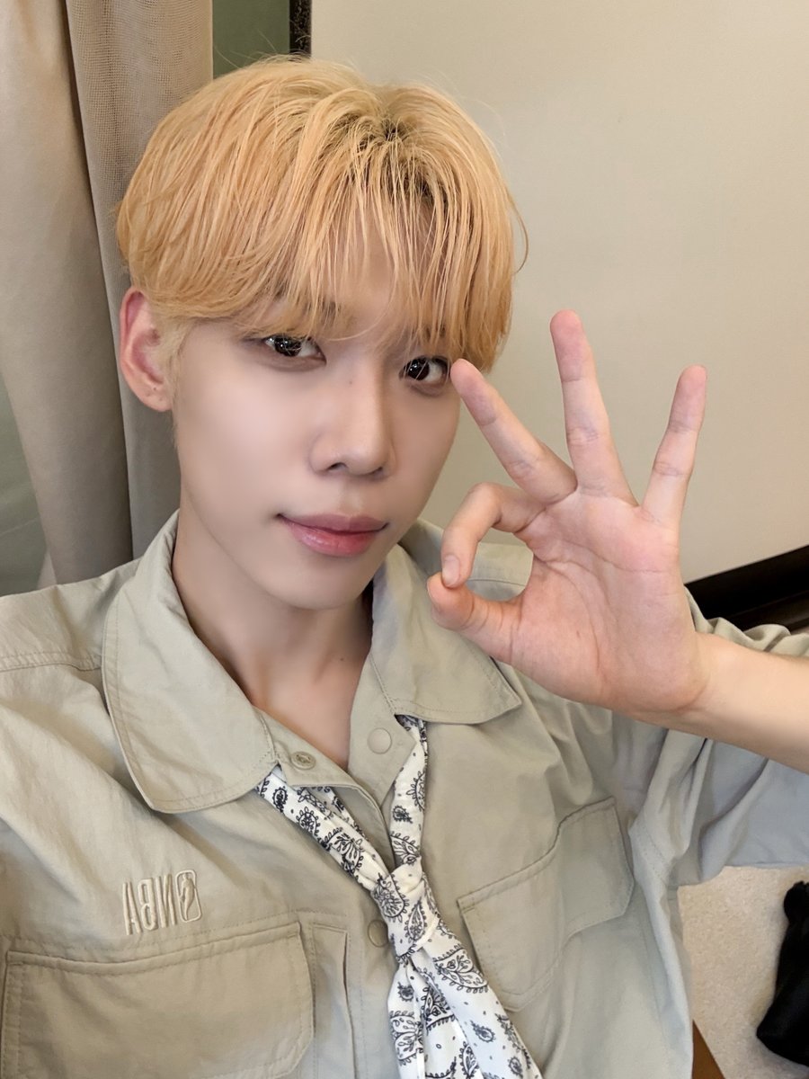 nSSign_official's tweet photo. [ #로빈 ] 코스모 3주년 축하해 🎂
3년간 진짜 고생 너무 많았고 행복했어 !! 코스모도 힘쓰고 노력하고 늘 열심히 응원해 줘서 너무 고마워.. 🫶
코스모의 힘든 거 다 날려주고 없애줄 수 있도록 더 노력하는 엔싸인의 로빈이가 될게 !! 사랑해ㅐ❤️

#엔싸인 #nSSign #エンサイン #ROBIN
#Happy_nSSign_day
#nSSign_3rd_Anniversary