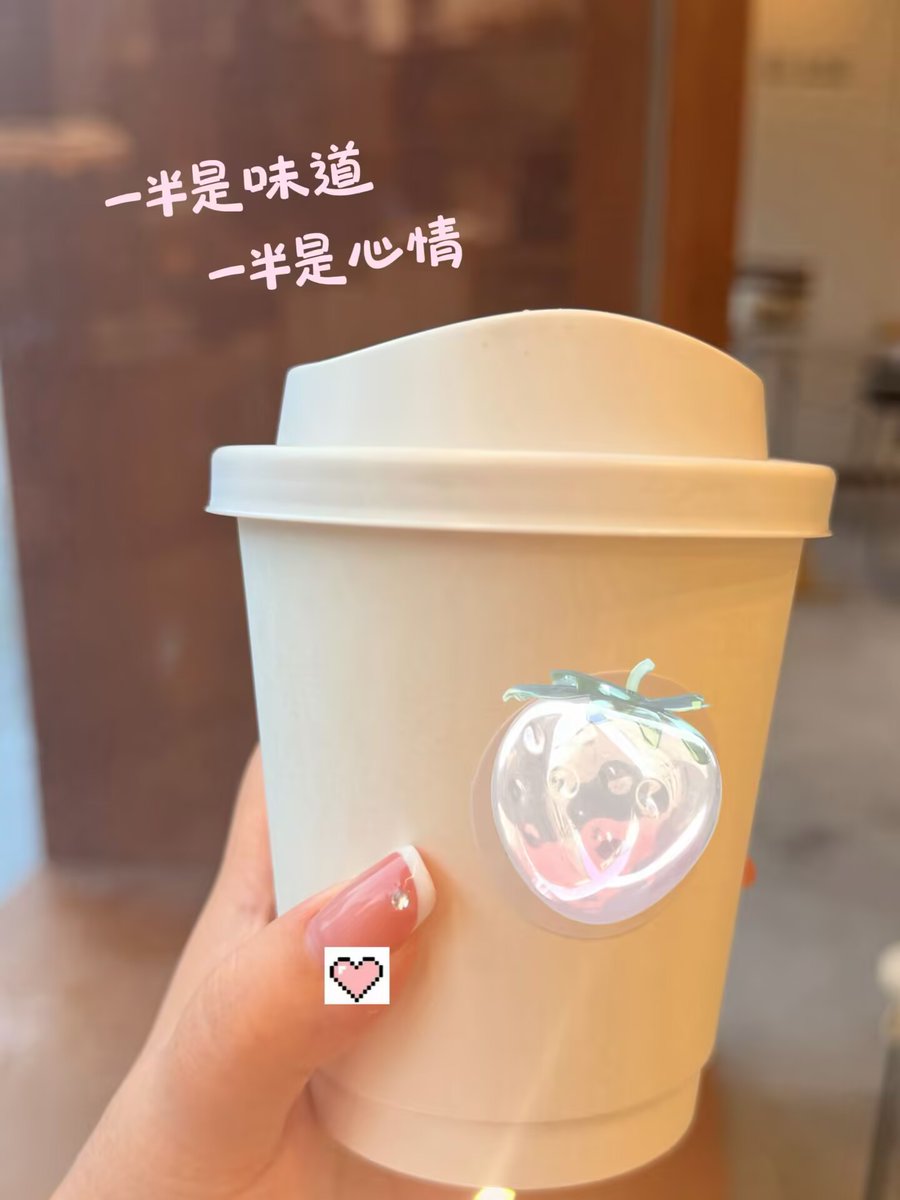 xiaomei312500's tweet photo. 浅秋🧡

季节轮换，万般温柔

让一些事，变成过往的序章 https://t.co/brLikbE0Jr