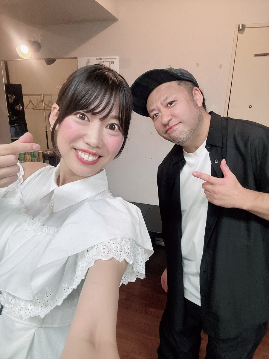 Hamukoman's tweet photo. 横浜mint hallラスト小野亜里沙企画
marinaさん
立石純子さん
椛島恵美さん
Gt.オッキーさん🎸
各地から沢山のご来場＆配信の皆さま✨
本当に本当にありがとうございました😊
大切な場所で、大切な仲間と過ごせた夜
決意と覚悟を持って
これからも歌っていきます♪

「ありがとうを今、あなたへ」🌈 https://t.co/T2eBt9DCOO