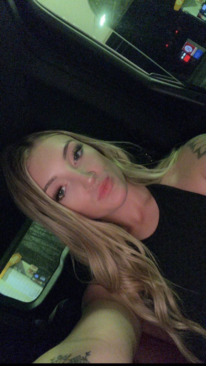 AubreyLMFAOL's tweet photo. Had him like this in it 😂 #nsfwtwtًً #pawg #milf #sellingcontent #freaky #blonde https://t.co/A7RbZ8lQvo