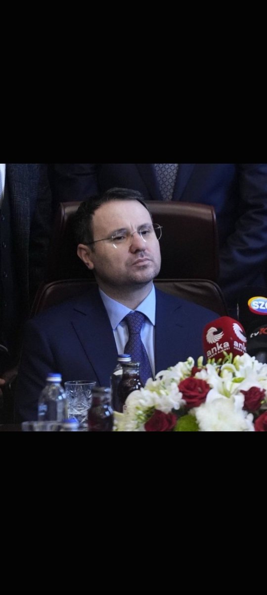 Erdinc4557's tweet photo. Biri enerji bakanı biri adalet bakanı SSS yıldızlar holding patronu bu bakanlar gözetiminde söz verdi ve yerine getirmedi geliyoruz sözler tutulmadı https://t.co/ynJbBIm538