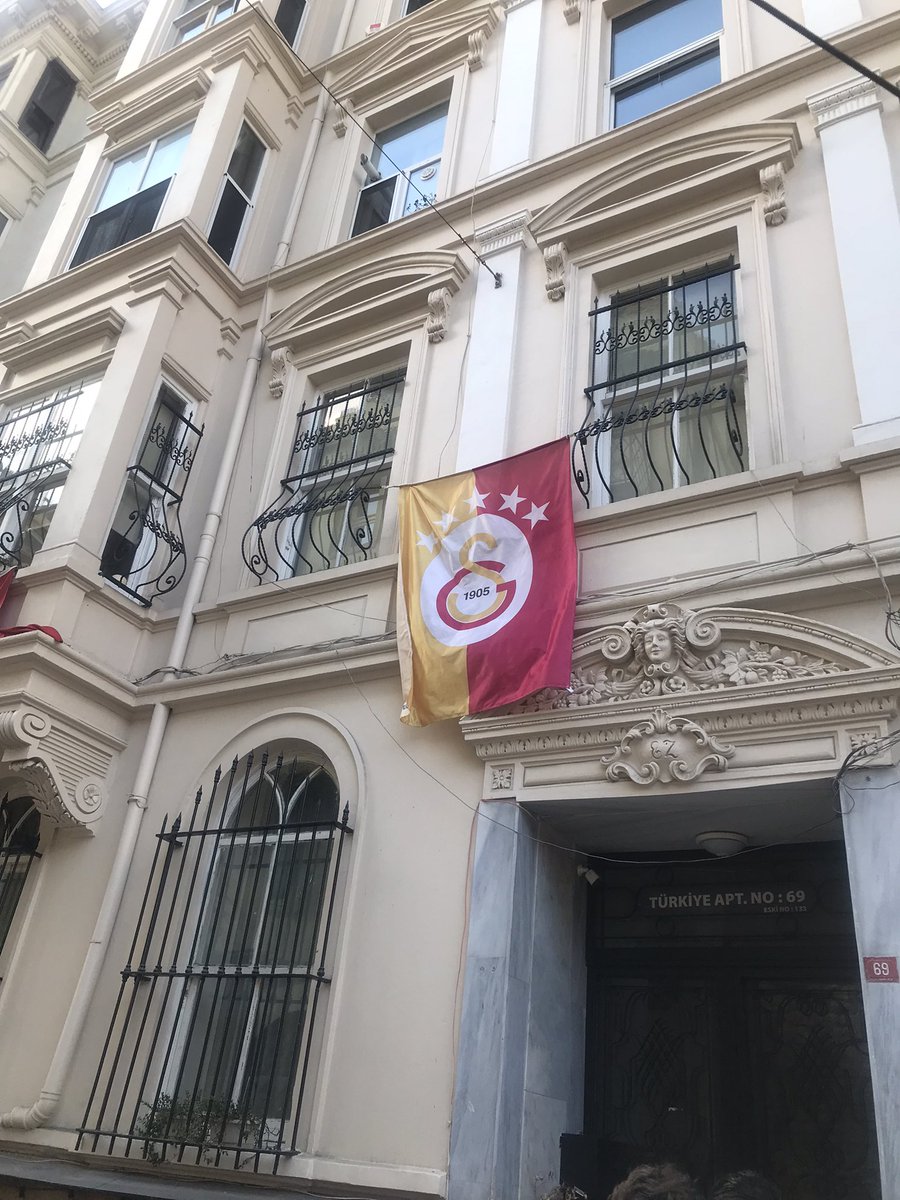 ozlemozdmr5's tweet photo. #İstanbulSokakları https://t.co/Ae5yhOZx2N