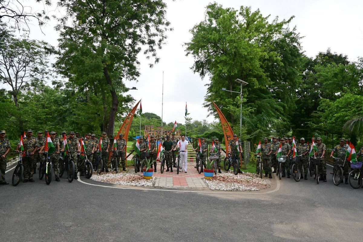 BSF_Gujarat's tweet photo. 𝗧𝗶𝗿𝗮𝗻𝗴𝗮 𝗥𝗮𝗹𝗹𝘆 𝗮𝘁 𝗗𝗮𝗻𝘁𝗶𝘄𝗮𝗱𝗮: 𝗔 𝗗𝗮𝘆 𝗼𝗳 𝗨𝗻𝗶𝘁𝘆, 𝗣𝗮𝘁𝗿𝗶𝗼𝘁𝗶𝘀𝗺, 𝗮𝗻𝗱 𝗣𝗿𝗶𝗱𝗲,   
                                                                                                                        In the run-up to the Independence Day Celebrations 2026, under the theme "Vande Mataram", BSF Gujarat organised a Tiranga Rally on 09 August 2026 at Dantiwada, Banaskantha.

The rally witnessed the enthusiastic participation of officers and men of BSF, who marched with the Tricolour held high. Through this spirited display, BSF sought to inspire citizens to bring the Tiranga home and hoist it with pride, while fostering the enduring spirit of patriotism, unity, and national pride.

#HGT2026
#NationFirst
#TirangaRally 
#VandeMataram 
#HarGharTiranga 
#IndependenceDay2026