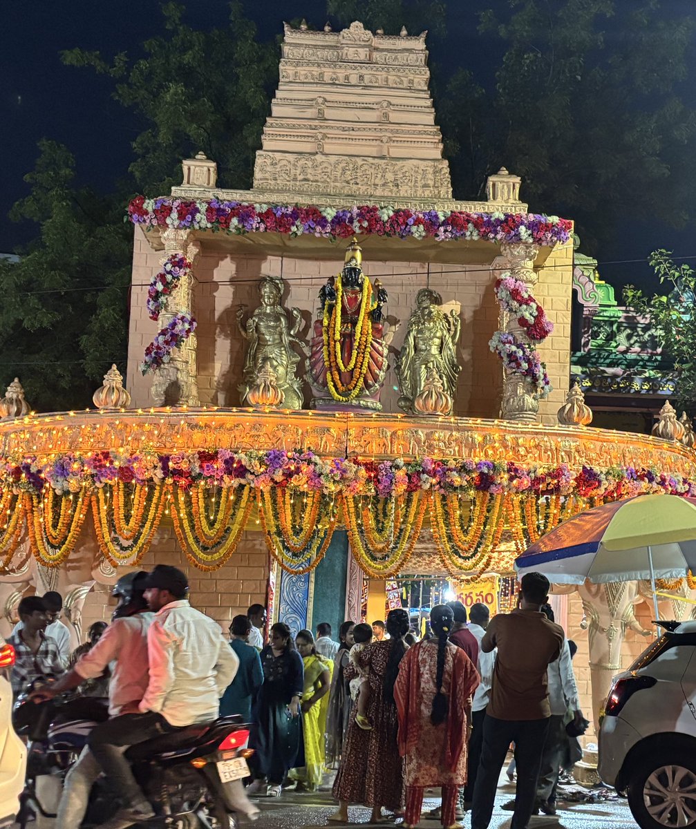 Raaje_Reddy's tweet photo. 🌼 Happy Bonalu! 🌼
#Bonalu2026 https://t.co/HmpabTce3z