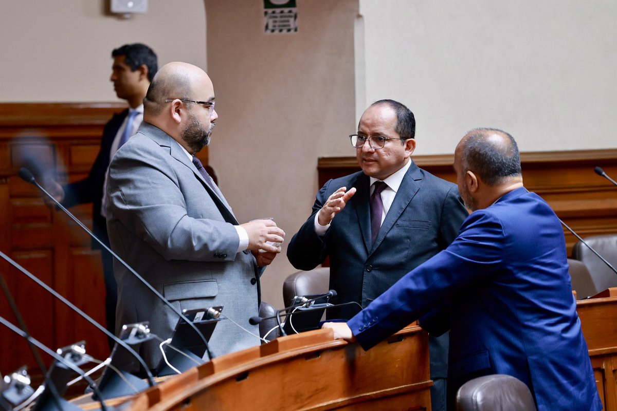 Ojo_Publico's tweet photo. #Exclusivo🚨 Senadores y diputados de Fuerza Popular y Renovación Popular tienen vínculos con el negocio de la educación. Tres son accionistas de empresas del sector y otros dos han sido directivos o asesores en instituciones del rubro educativo. 🧵
👉https://t.co/xxnV3Mq7s7👈 https://t.co/1zuRifJyPK