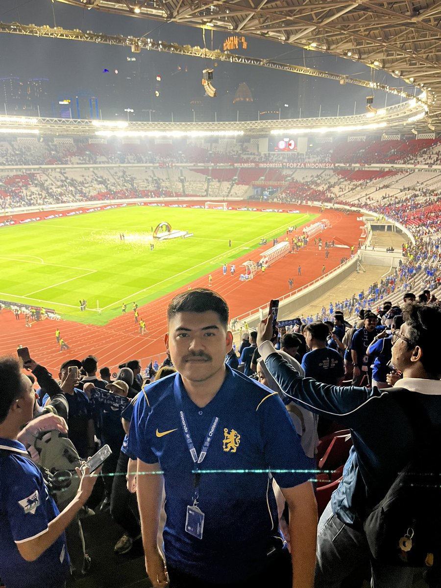 farhan_2510's tweet photo. Next i think watching in stamford bridge aamiin🙏 https://t.co/Ff0wzEqxUT