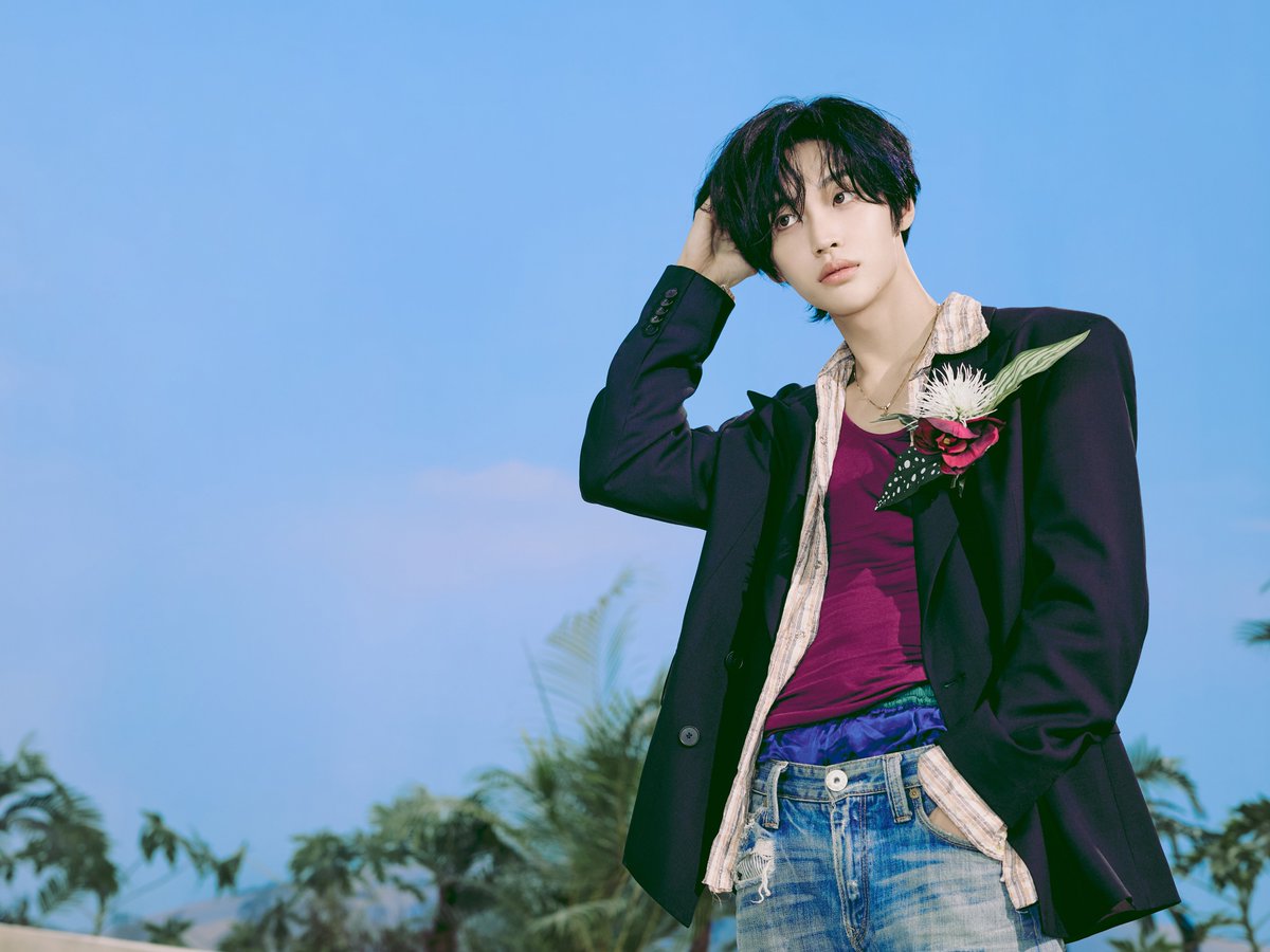 RIIZE_official's tweet photo. 'Sunburst' Teaser Images (Private Weekend Ver.)

RIIZE 라이즈 The 3rd Japan Single 【Sunburst】
➫ 2026.08.26 0AM (KST/JST)

💿Pre-order&amp;save&amp;add
https://t.co/HEZ83umkyv

#RIIZE #라이즈
#RISEandREALIZE
#Sunburst #RIIZE_Sunburst https://t.co/kLcW94RlsJ