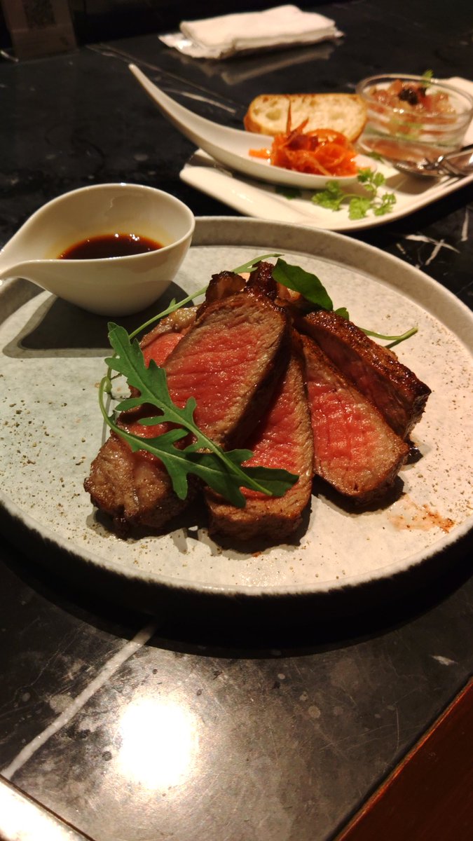0811_kiyo's tweet photo. Billboard Live最高過ぎ。
BRADIO最高。
オリジナルドリンクも食事もスタッフさんも最高。

······それはそうと、生存フラグの時、真行寺さんとめっちゃ目があってた気がするんですが、そうですよね？？(戯言)
#BRADIO
#BillboardLive2026 https://t.co/fck4PG8l18