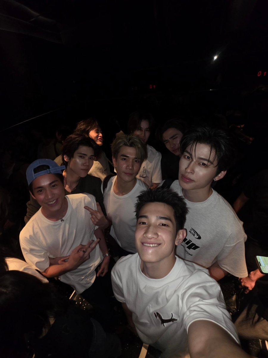 ppnaravit_home's tweet photo. IG : __progresss__

Fanfest trip 😘🫂

PONDPHUWIN FANFEST MACAU

#GMMTVFanfestInMacau2026
#ppnaravit @ppnaravit https://t.co/7IRoWuYoQP