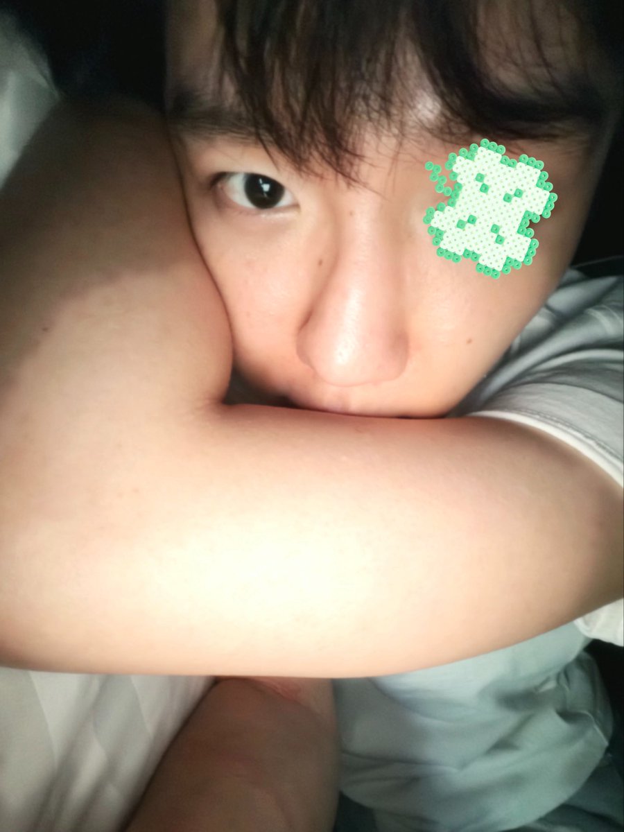 byunsouppp's tweet photo. this being the same guy….. like Ok https://t.co/XLtdiL5Y6J