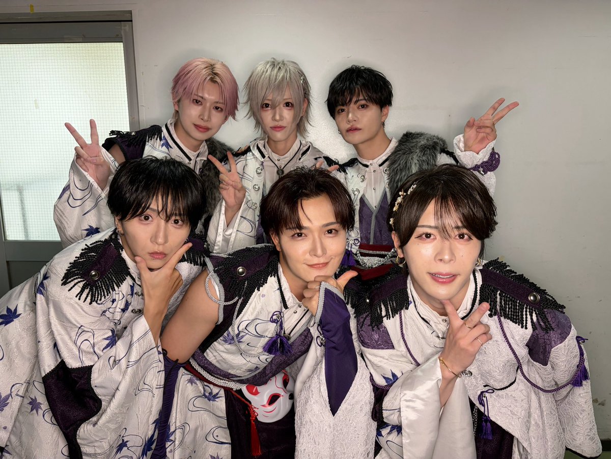 first_floor_fp's tweet photo. First Fl∞r Spring&amp;Summer Tour 2026
　　　　-𝐃𝐄𝐏𝐀𝐑𝐓𝐔𝐑𝐄-

　　　　 2026.08.09 sun.
　　  　  @ 横浜ベイホール
　　　　   𝑻𝑯𝑨𝑵𝑲𝑺 … ♡

   𝑵𝑬𝑿𝑻  >> 恵比寿リキッドルーム
　　生バンド・新体制お披露目

こちらの投稿のRP+いいね♡の合計が1000で個人アー写公開.ᐟ.ᐟ.ᐟ https://t.co/fm3nqXkVEM