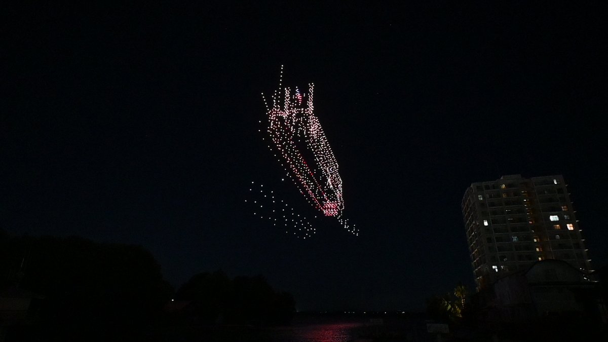 00kaijin's tweet photo. 三嶋さん、皆様こんばんは
8/6はびわ湖大花火大会でした
京阪電車と花火を一緒に撮りたかったのですがなかなかタイミングが合いませんでした。ドローンは前日のリハーサルの様子を撮りました。
#ミシマカメラ
#京阪電車
#花火 https://t.co/880wqZfyR3