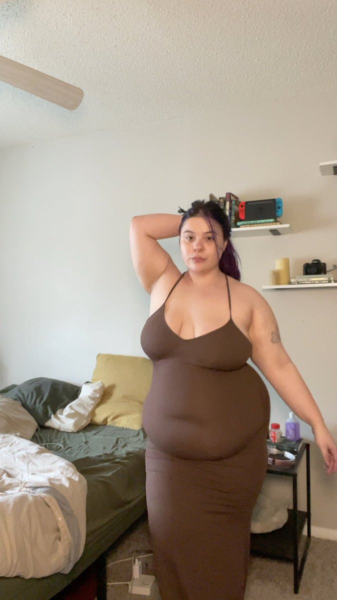 nextdoordani's tweet photo. complain all u want but this is still the body that hit top 1% on there btw https://t.co/IIoYYog52p