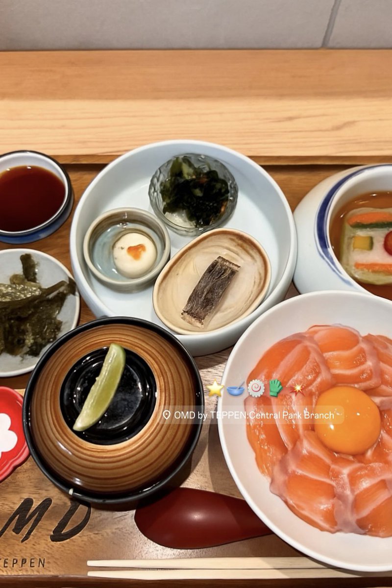 puzzlepang's tweet photo. ร้านนี้แทบเป็นเซฟโซน ไปนั่งอีทคนเดียวบ่อยมาก💞🐟🫶🏻✨ รอบก่อนไปสาขาพระราม 9 แล้วเชฟน่าจะเทสเมนูใหม่พอดี สรุปได้ลองกินอีก 1 ชาม ฟรีๆเลย อิ่มท้องจาแตกก https://t.co/VSGUTqeC6B