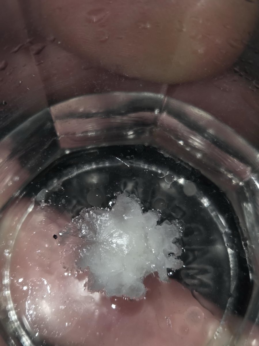 xb4il3e's tweet photo. How does it look?
Crystals look very similar to ethanol washed coke. Also is the oil around it that didnt solidify cuts? #drugtwt #coketwt https://t.co/XRKbqywTSP