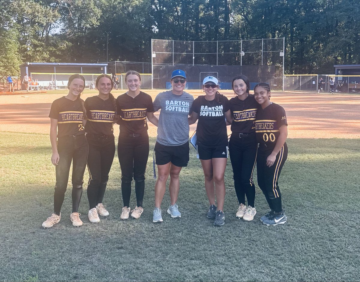 EmPeebles2030's tweet photo. I had a great experience at the Barton College Softball Prospect Camp competing alongside my teammates and learning from the coaching staff. Thank you 🙏 for a great day of instruction, competition, and growth! @Nationals_Coach @ncheartbreakers @coach_bpeebles @Courtlynn_26 @Barton_Softball @ExtraInningSB @DiamondAddicts @LineDsoftball