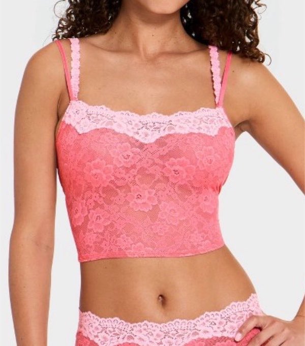 softbugz2's tweet photo. so it's not a bra?? https://t.co/bOVdQS441v