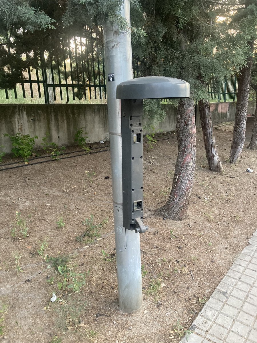 Ejiderpoc23's tweet photo. #LasRozas #18concejales
Misma‼️NO PAPELERA‼️
Del 5 de junio al 6 de agosto 🔴
REFORZANDO ESPECIALMENTE 🔴🔴
Justo en agosto @FCC_MA tiene muchos trabajadores de vacaciones🙈🙈🙈🙈
EXCELENCIA EN LA GESTIÓN de @jdelauz en el @Ayto_Las_Rozas https://t.co/UyhlOFKSWj