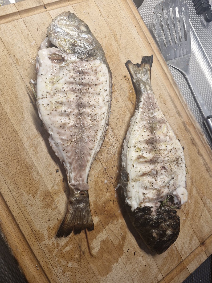 Xylomin2's tweet photo. Made some whole grilled fish yesterday. Was delicious :p https://t.co/4h87UJ0R6y