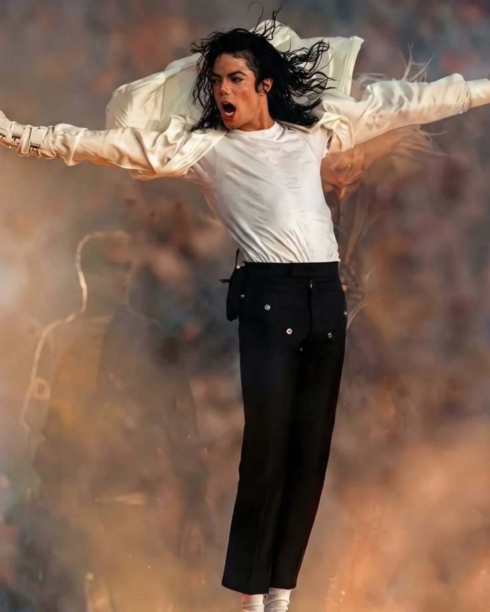 chartradar_'s tweet photo. “BTS is the biggest artist in the world since Michael Jackson”  — The New York Times https://t.co/d7A6bC3fh9